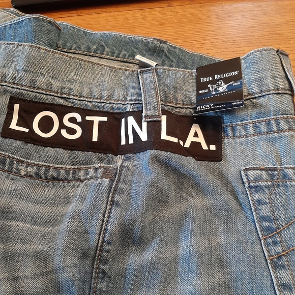 Man's clothing - Picture 5 of 8